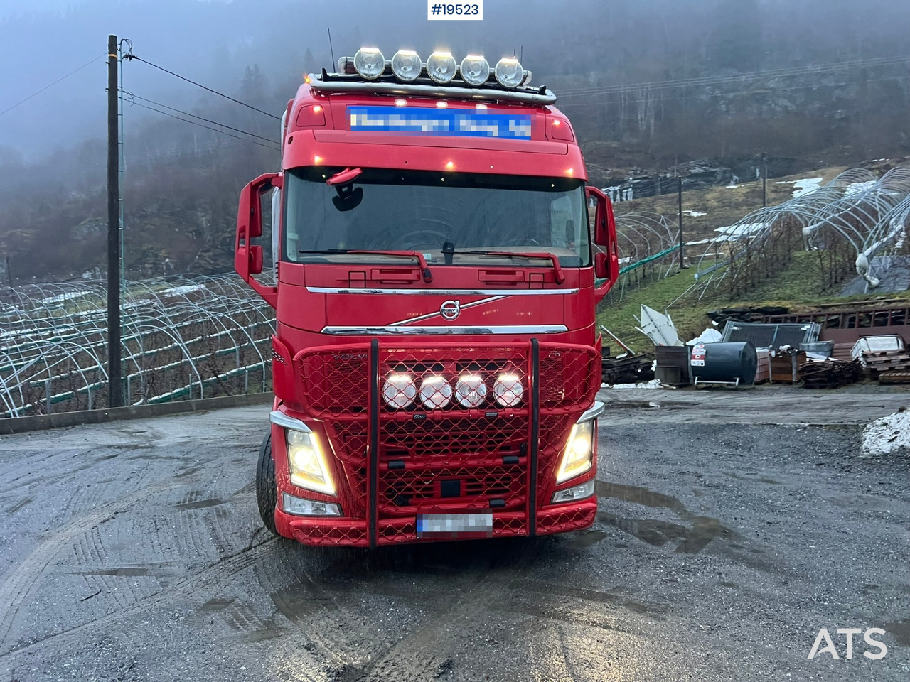 Volvo FH540 - شاحنة قطع الأشجار: صور 3 Volvo FH540 - شاحنة قطع الأشجار: صور 3