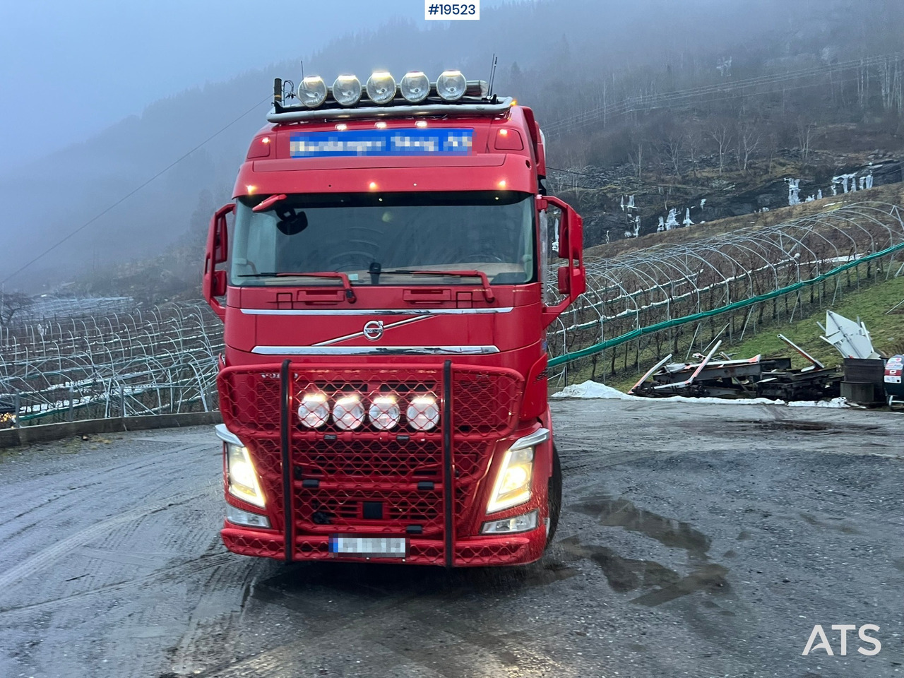 Volvo FH540 - شاحنة قطع الأشجار: صور 2 Volvo FH540 - شاحنة قطع الأشجار: صور 2