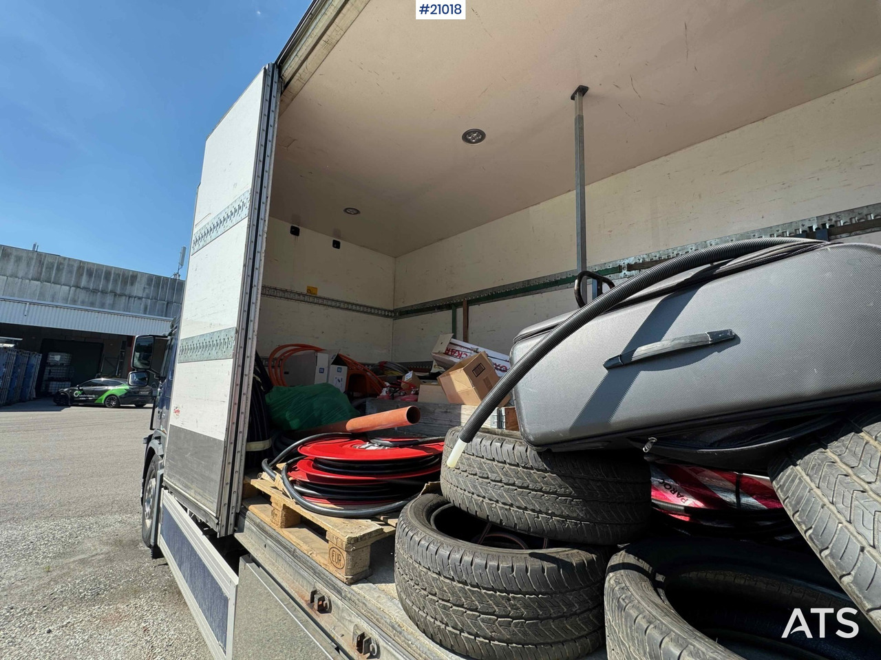 بصندوق مغلق شاحنة Volvo FM 370: صور 13 بصندوق مغلق شاحنة Volvo FM 370: صور 13