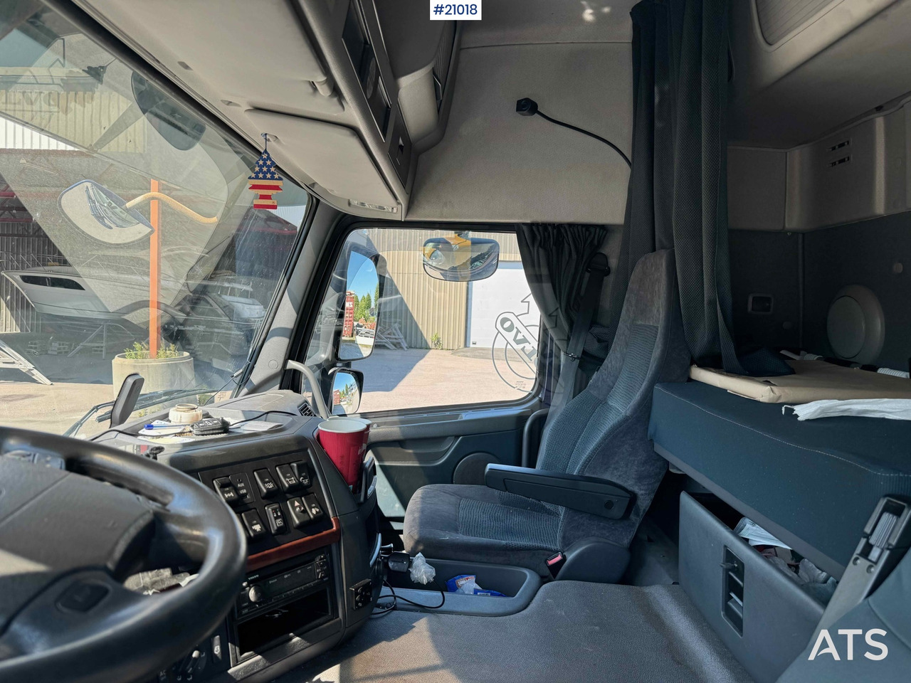 بصندوق مغلق شاحنة Volvo FM 370: صور 31 بصندوق مغلق شاحنة Volvo FM 370: صور 31