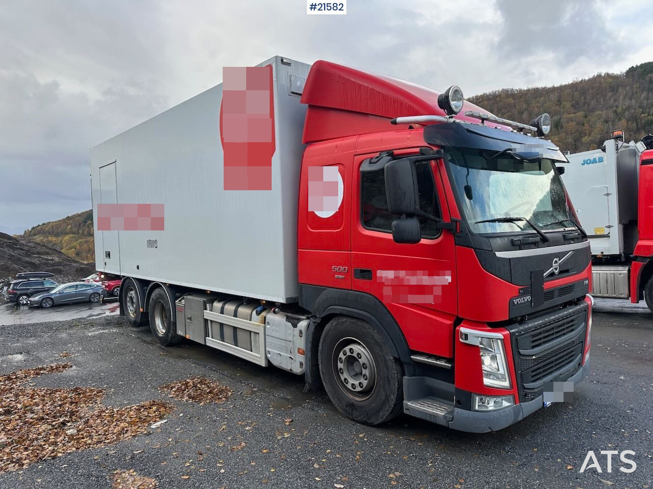 Volvo FM 500 6x2 skapbil m/ full sideåpning og lift. - بصندوق مغلق شاحنة: صور 5 Volvo FM 500 6x2 skapbil m/ full sideåpning og lift. - بصندوق مغلق شاحنة: صور 5