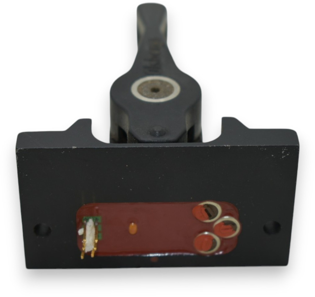 Black remote control lever 9830022-U - قطع الغيار - ونش كرين: صور 4 Black remote control lever 9830022-U - قطع الغيار - ونش كرين: صور 4