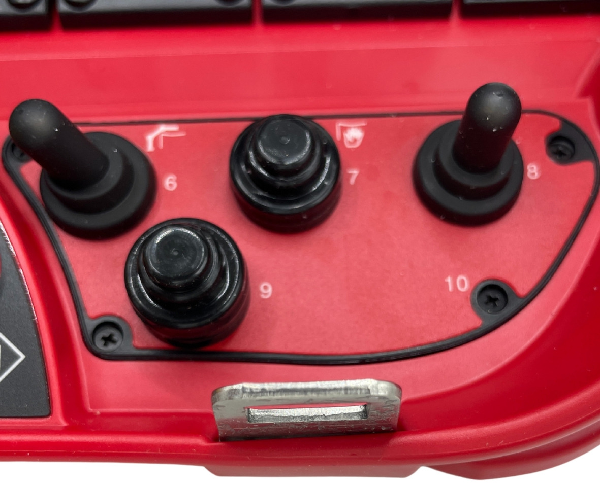 Right panel with button radio remote Scanreco RC400 - النظام الكهربائي - ونش كرين: صور 1 Right panel with button radio remote Scanreco RC400 - النظام الكهربائي - ونش كرين: صور 1