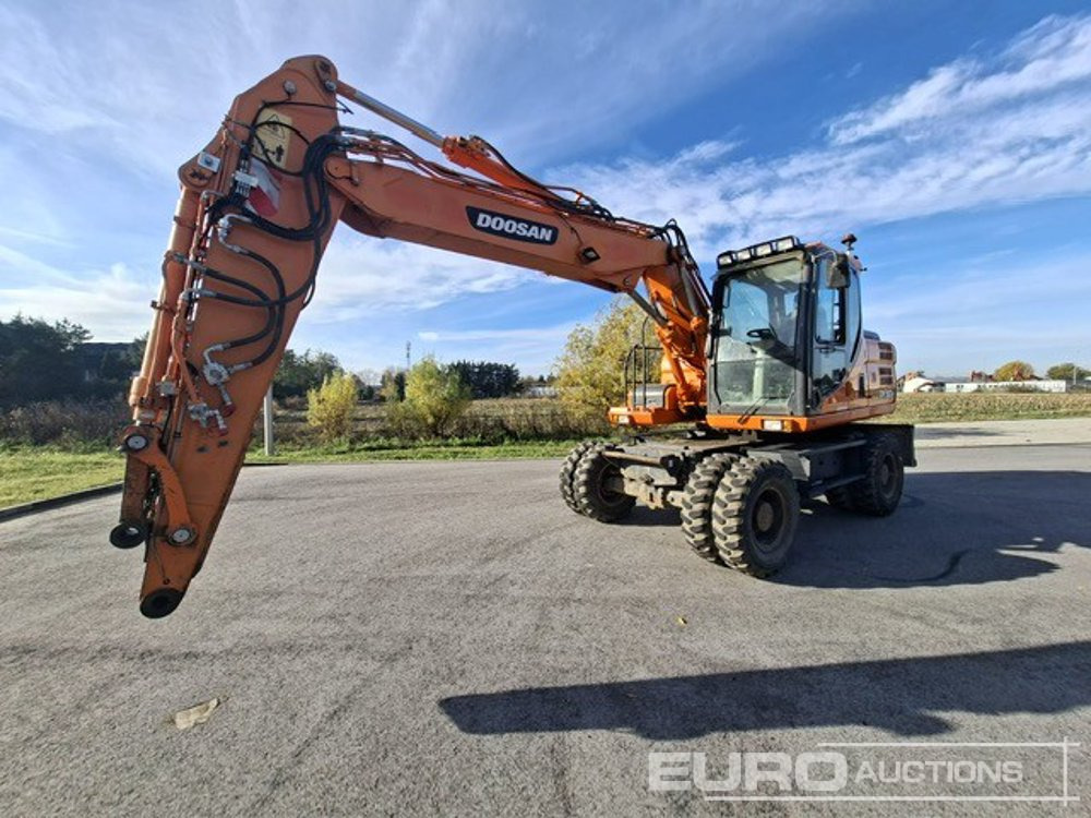 2013 Doosan DX160W - حفارة على عجلات: صور 1 2013 Doosan DX160W - حفارة على عجلات: صور 1