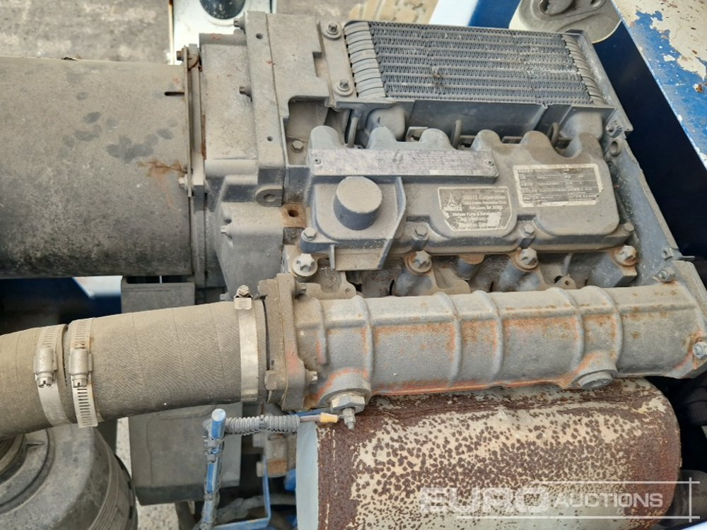 منصات هيدروليكية متنقلة 2013 Genie GS4390 RT: صور 22