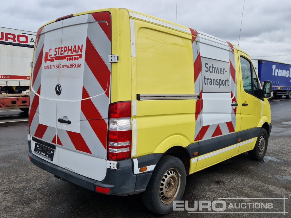 2013 Mercedes Benz Sprinter - الشاحنات الصغيرة: صور 5 2013 Mercedes Benz Sprinter - الشاحنات الصغيرة: صور 5