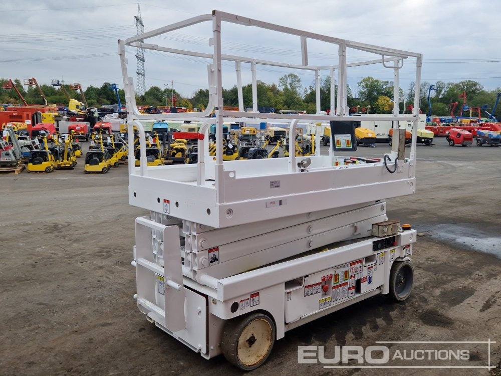 2014 Haulotte Compact 10 - رافعات مقصية: صور 4 2014 Haulotte Compact 10 - رافعات مقصية: صور 4