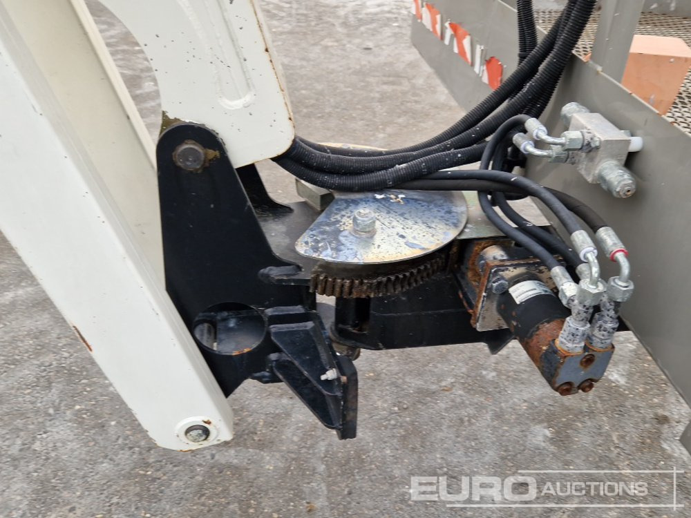 منصات هيدروليكية متنقلة 2015 Niftylift HR28 Hybrid: صور 17