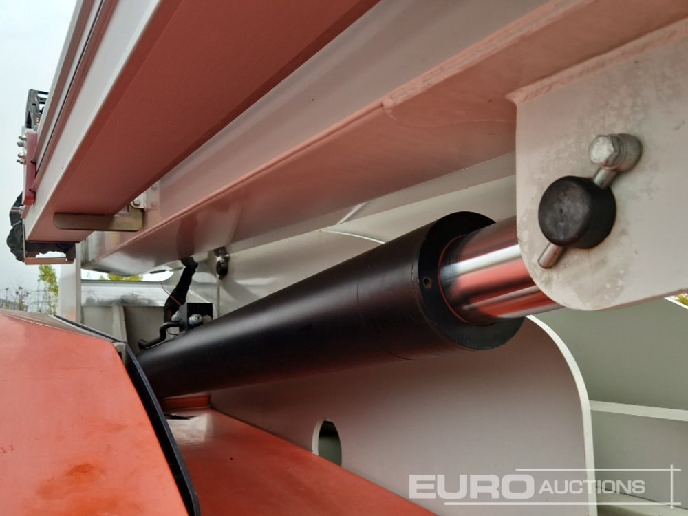 منصات هيدروليكية متنقلة 2015 Niftylift HR28 Hybrid: صور 23