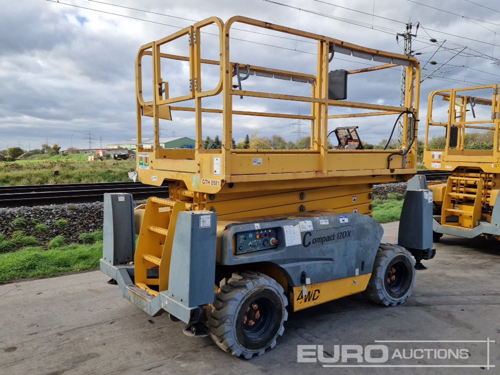 2016 Haulotte Compact 12DX - رافعات مقصية: صور 1 2016 Haulotte Compact 12DX - رافعات مقصية: صور 1