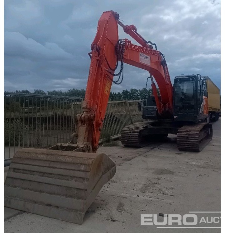 2016 Hitachi ZX210LC-5B - حفارات زحافة: صور 1 2016 Hitachi ZX210LC-5B - حفارات زحافة: صور 1