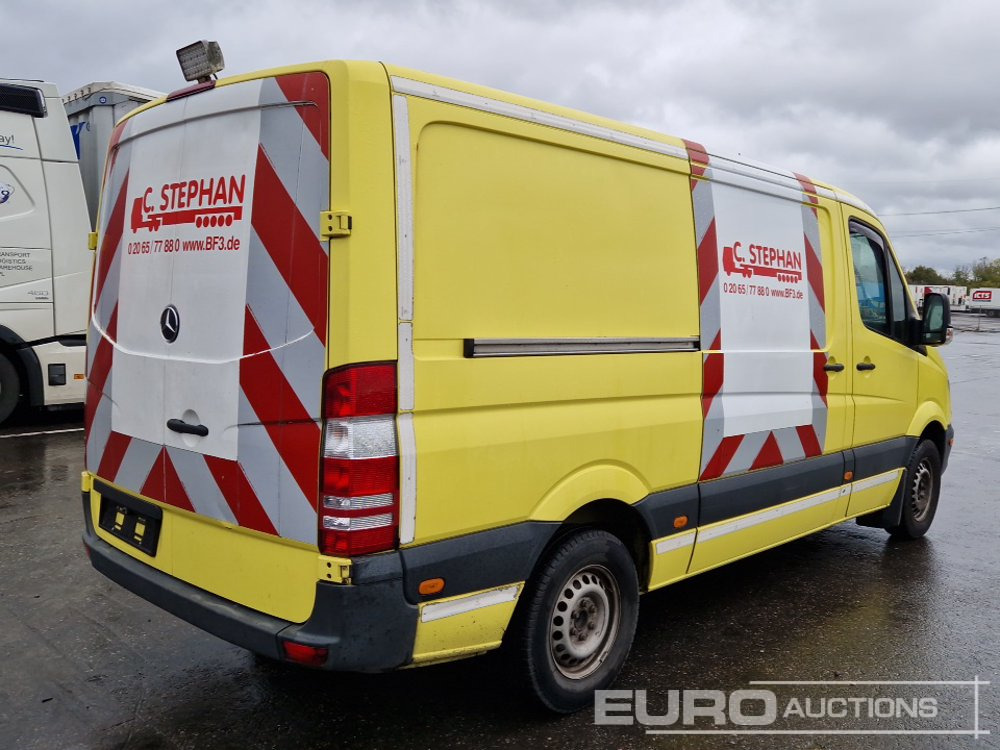 2016 Mercedes Benz Sprinter - الشاحنات الصغيرة: صور 5 2016 Mercedes Benz Sprinter - الشاحنات الصغيرة: صور 5