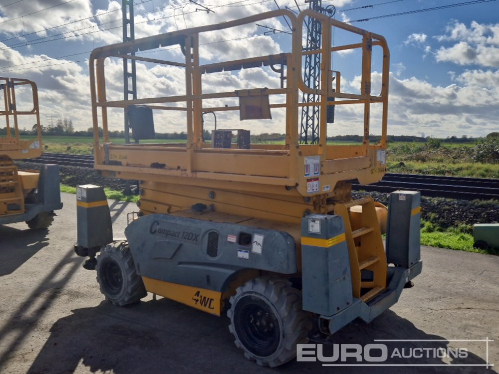 2017 Haulotte Compact 12DX - رافعات مقصية: صور 3 2017 Haulotte Compact 12DX - رافعات مقصية: صور 3