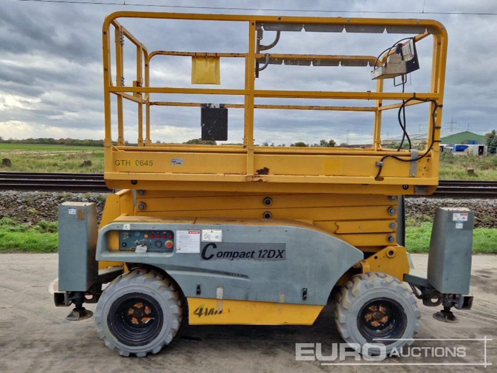 2017 Haulotte Compact 12DX - رافعات مقصية: صور 2 2017 Haulotte Compact 12DX - رافعات مقصية: صور 2