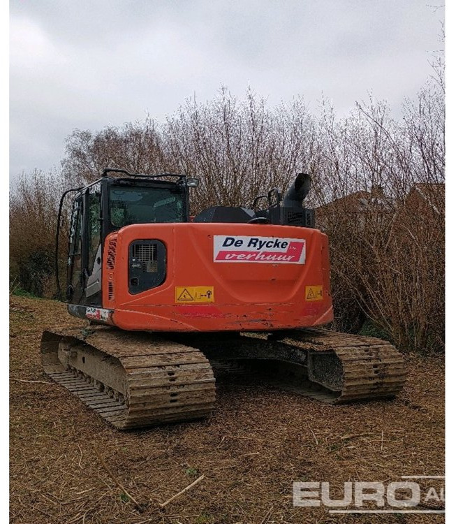 2017 Hitachi ZX135US-6 - حفارات زحافة: صور 1 2017 Hitachi ZX135US-6 - حفارات زحافة: صور 1