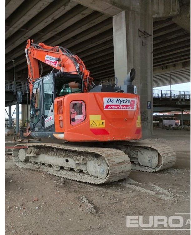 2017 Hitachi ZX135US-6 - حفارات زحافة: صور 1 2017 Hitachi ZX135US-6 - حفارات زحافة: صور 1