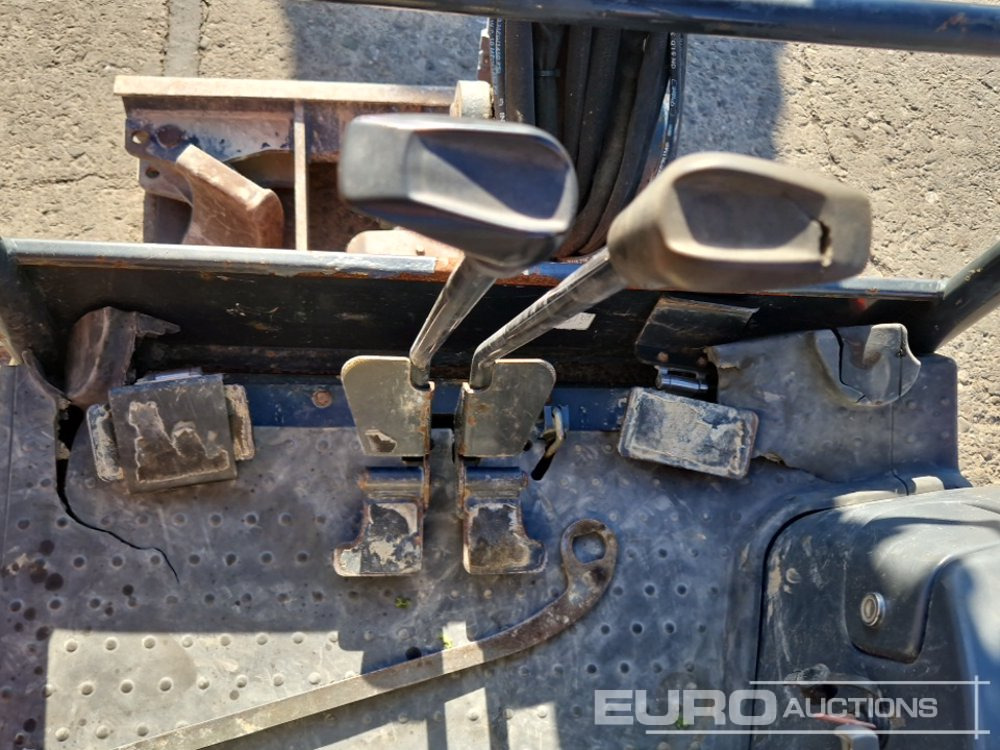 حفارة مصغرة 2019 Eurocomach 18ZT: صور 29