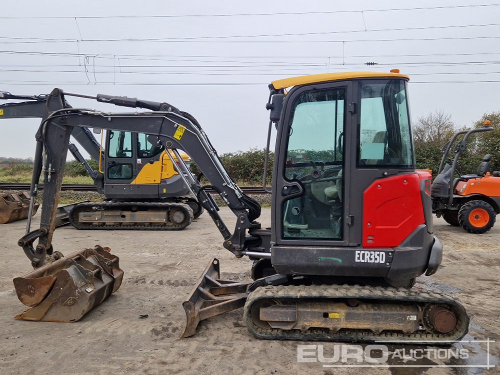 2021 Volvo ECR35D - حفارة مصغرة: صور 2 2021 Volvo ECR35D - حفارة مصغرة: صور 2