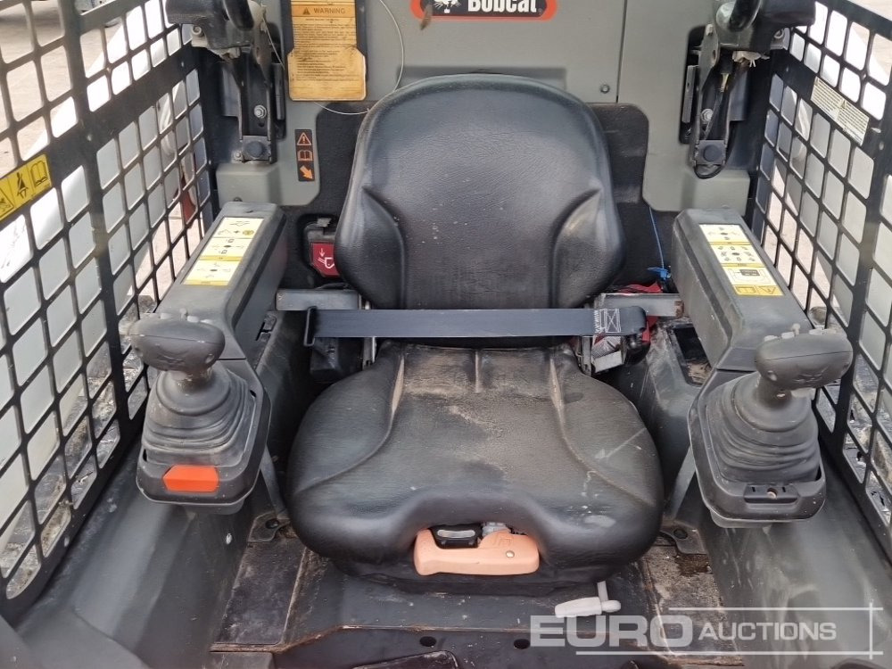 اللودر المجنزر صغير 2022 Bobcat T62: صور 26 اللودر المجنزر صغير 2022 Bobcat T62: صور 26