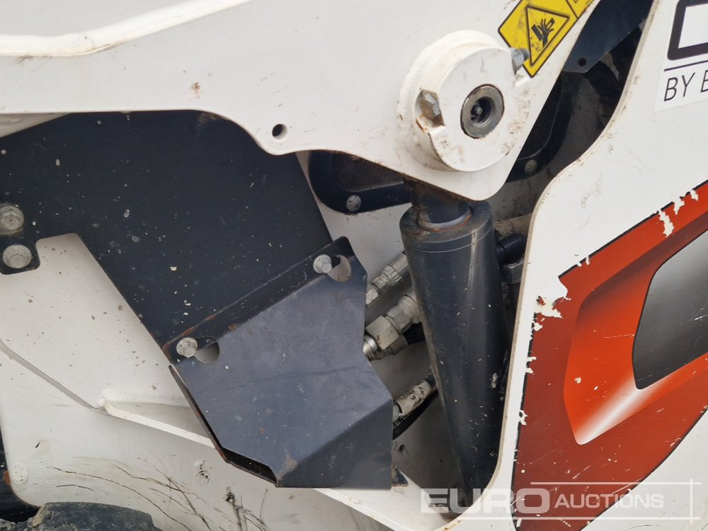 اللودر المجنزر صغير 2022 Bobcat T62: صور 18 اللودر المجنزر صغير 2022 Bobcat T62: صور 18