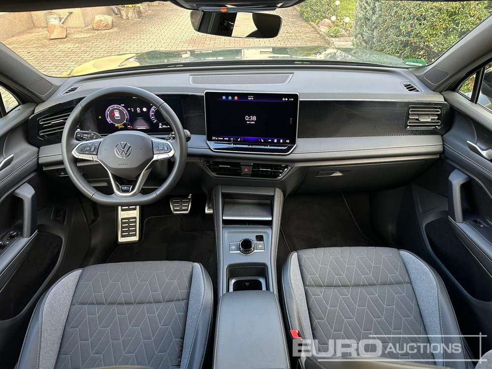 سيارة دفع رباعي 2025 Volkswagen Tiguan: صور 9