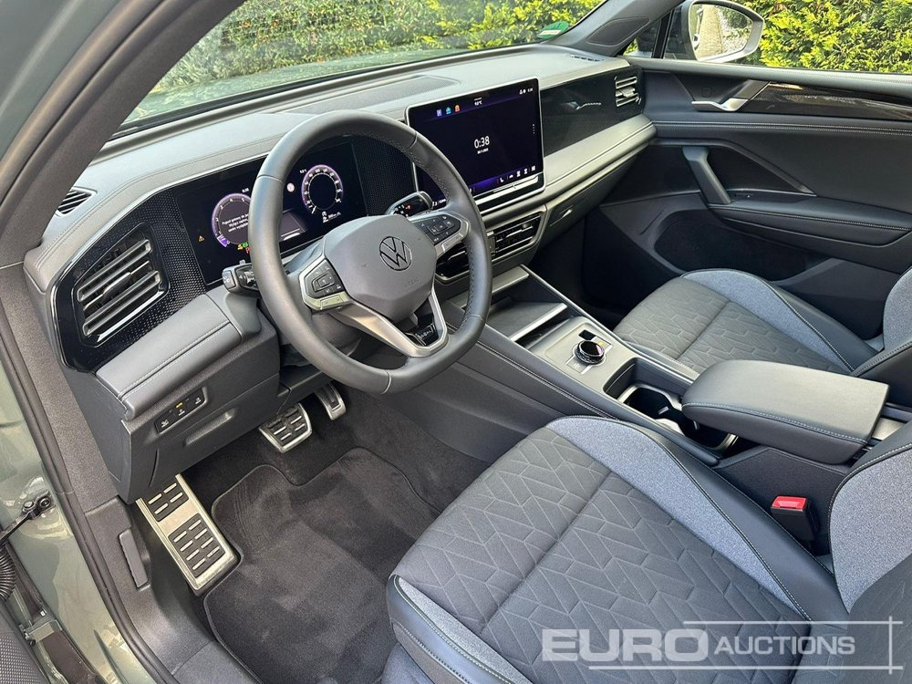 سيارة دفع رباعي 2025 Volkswagen Tiguan: صور 8