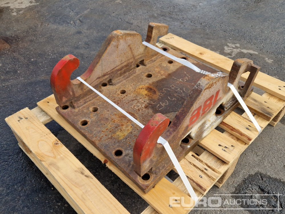 Adapter Plate to suit CW40 - وصلة الربط للمعدات المعلقة: صور 3 Adapter Plate to suit CW40 - وصلة الربط للمعدات المعلقة: صور 3