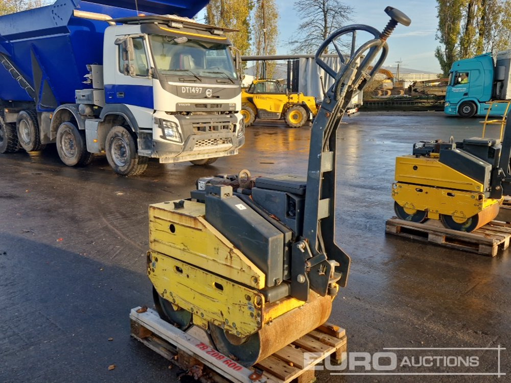 Bomag Walk Behind Double Drum Vibrating Roller - آلة أسفلت: صور 4 Bomag Walk Behind Double Drum Vibrating Roller - آلة أسفلت: صور 4