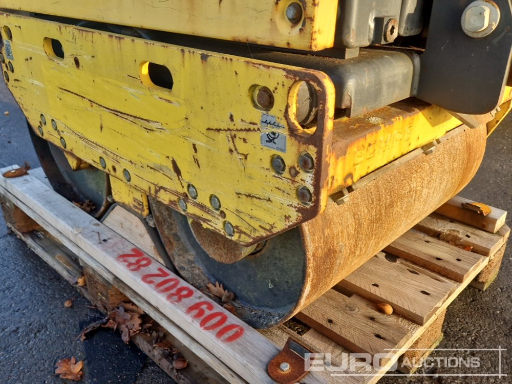 Bomag Walk Behind Double Drum Vibrating Roller - آلة أسفلت: صور 5 Bomag Walk Behind Double Drum Vibrating Roller - آلة أسفلت: صور 5