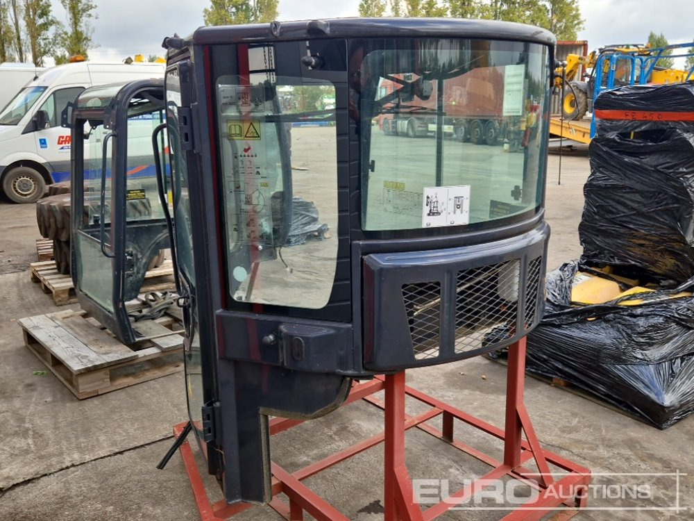 Cabin to suit Yanmar Excavator - قطع الغيار - حفارة: صور 2 Cabin to suit Yanmar Excavator - قطع الغيار - حفارة: صور 2