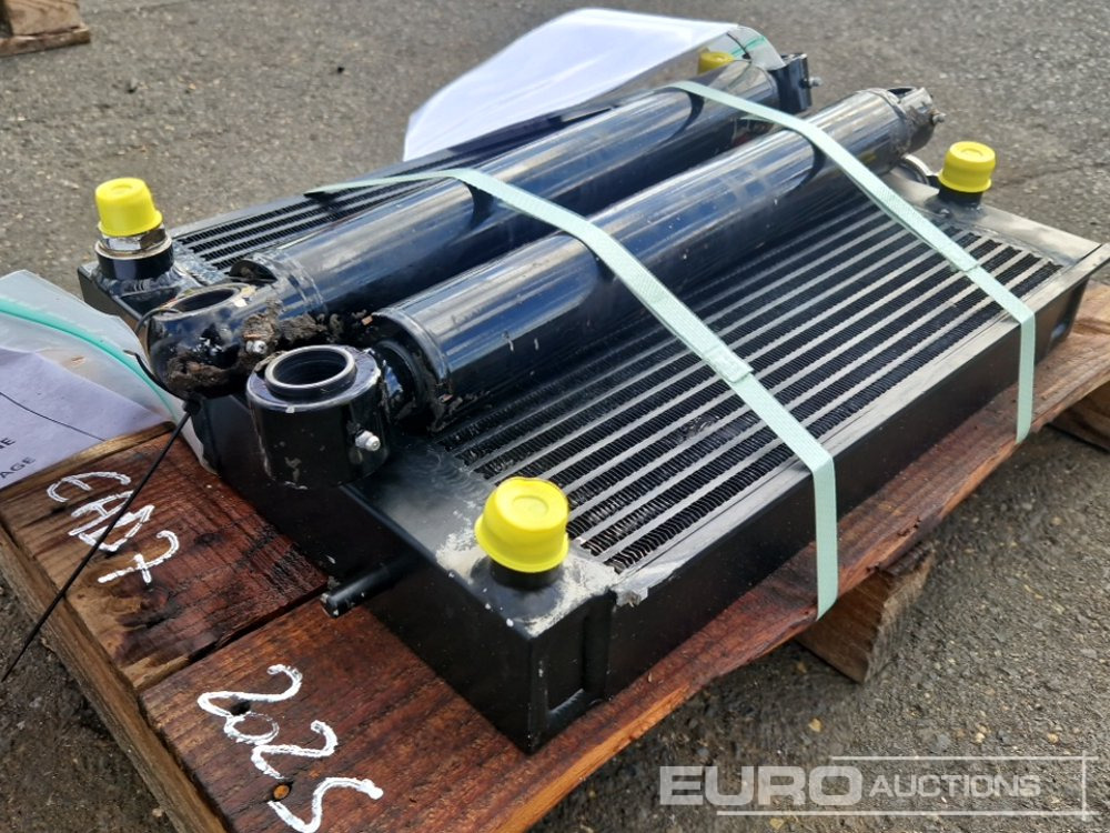 Cylinder (2 of) + Radiator to suit Thwaites MACH201 - قطع الغيار: صور 4 Cylinder (2 of) + Radiator to suit Thwaites MACH201 - قطع الغيار: صور 4