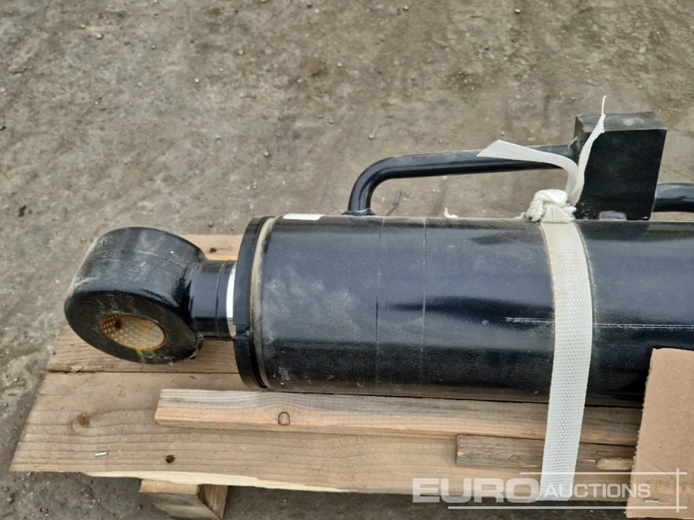 معدات المناولة Cylinder to suit Manitou MLT634/735/741: صور 6