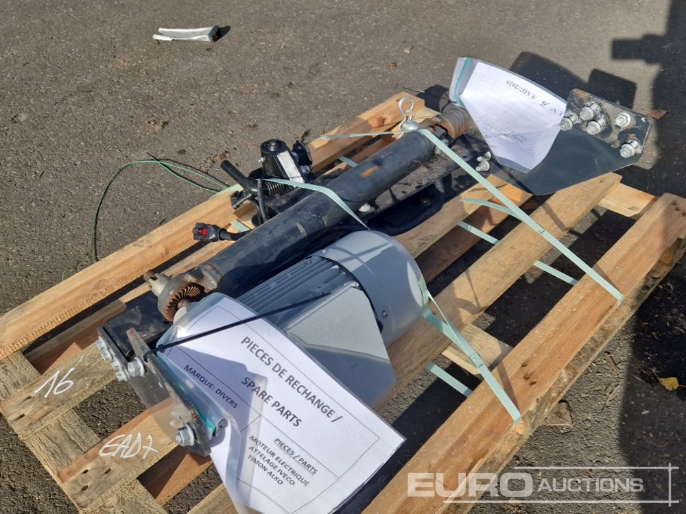 Electric Motor, Trailer Axle with Hitch + Tow Bar - قطع الغيار: صور 2 Electric Motor, Trailer Axle with Hitch + Tow Bar - قطع الغيار: صور 2