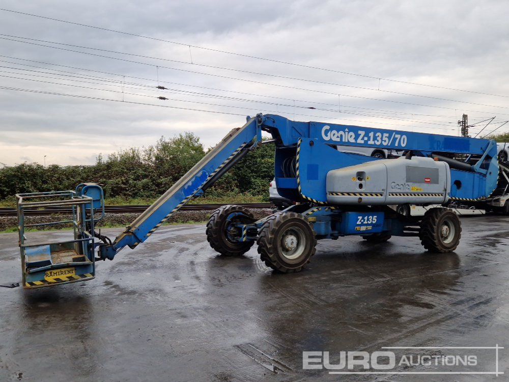 Genie Z-135 - منصات هيدروليكية متنقلة: صور 1 Genie Z-135 - منصات هيدروليكية متنقلة: صور 1