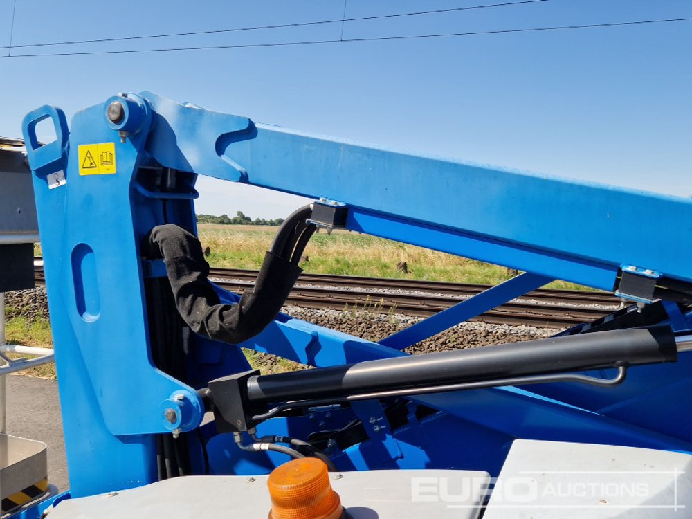 منصات هيدروليكية متنقلة Genie Z-33/18: صور 20