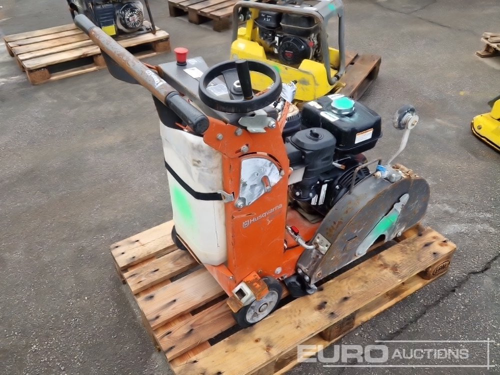 Husqvarna FS400LV - آلة أسفلت: صور 3 Husqvarna FS400LV - آلة أسفلت: صور 3