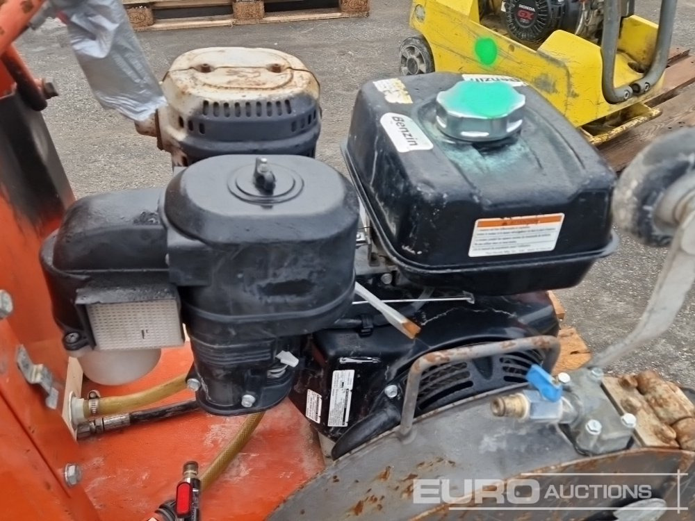 Husqvarna FS400LV - آلة أسفلت: صور 5 Husqvarna FS400LV - آلة أسفلت: صور 5