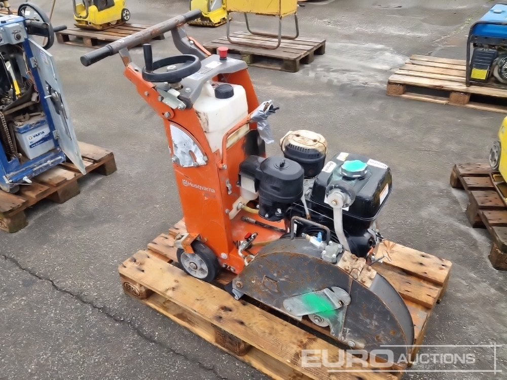 Husqvarna FS400LV - آلة أسفلت: صور 4 Husqvarna FS400LV - آلة أسفلت: صور 4