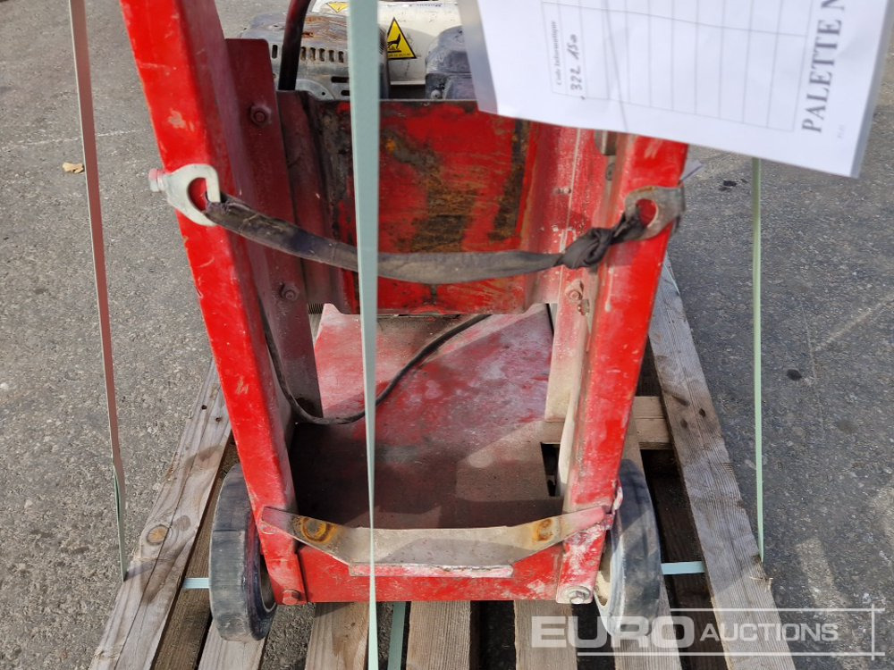 Husqvarna Walk Behind Asphalt Saw - آلة أسفلت: صور 5 Husqvarna Walk Behind Asphalt Saw - آلة أسفلت: صور 5