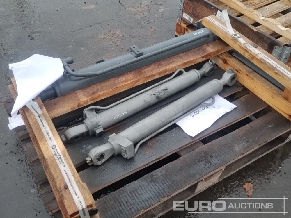 Hydraulic Cylinders (3 of) - قطع الغيار: صور 1 Hydraulic Cylinders (3 of) - قطع الغيار: صور 1