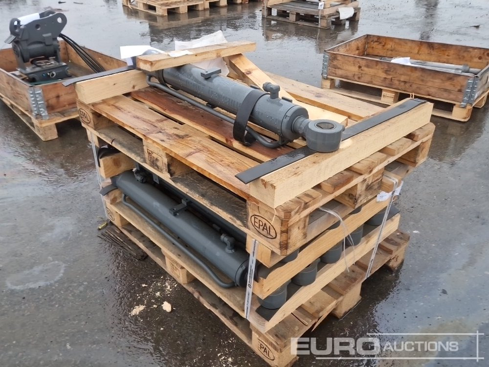 Hydraulic Cylinders (8 of) - قطع الغيار: صور 1 Hydraulic Cylinders (8 of) - قطع الغيار: صور 1