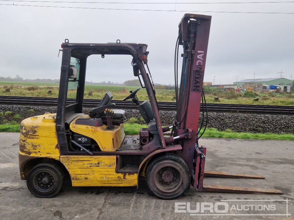 Hyundai Diesel Forklift, 2 Stage Mast, Forks - رافعة شوكية ديزل: صور 5 Hyundai Diesel Forklift, 2 Stage Mast, Forks - رافعة شوكية ديزل: صور 5