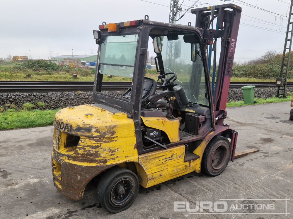 Hyundai Diesel Forklift, 2 Stage Mast, Forks - رافعة شوكية ديزل: صور 4 Hyundai Diesel Forklift, 2 Stage Mast, Forks - رافعة شوكية ديزل: صور 4