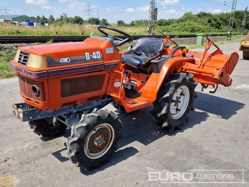 Kubota B40 - جرار صغير: صور 1 Kubota B40 - جرار صغير: صور 1