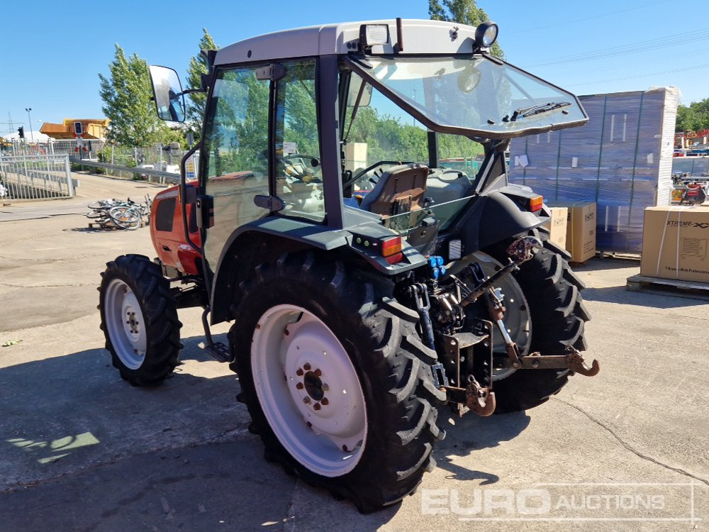 Massey Ferguson MF2210-4 - جرار: صور 3 Massey Ferguson MF2210-4 - جرار: صور 3