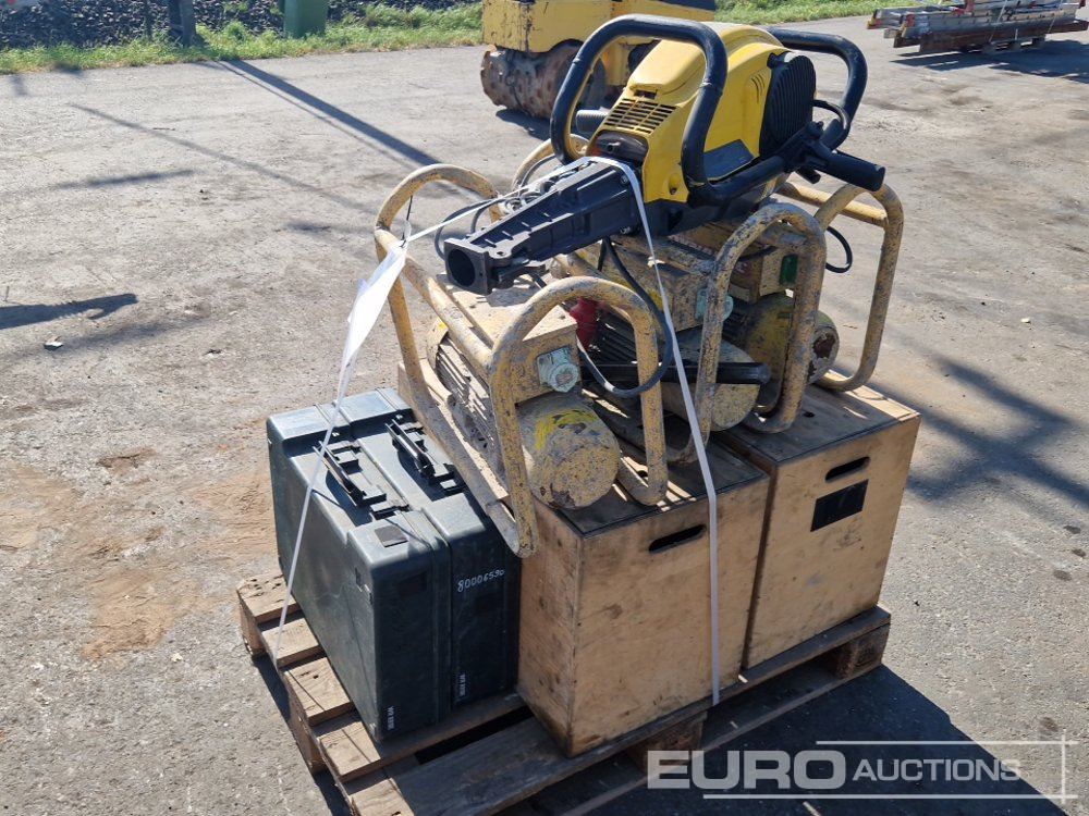 Pallet of Assorted Power Tools, Frequency Converters, Channel Saw, Paving Breaker - معدات البناء: صور 2 Pallet of Assorted Power Tools, Frequency Converters, Channel Saw, Paving Breaker - معدات البناء: صور 2