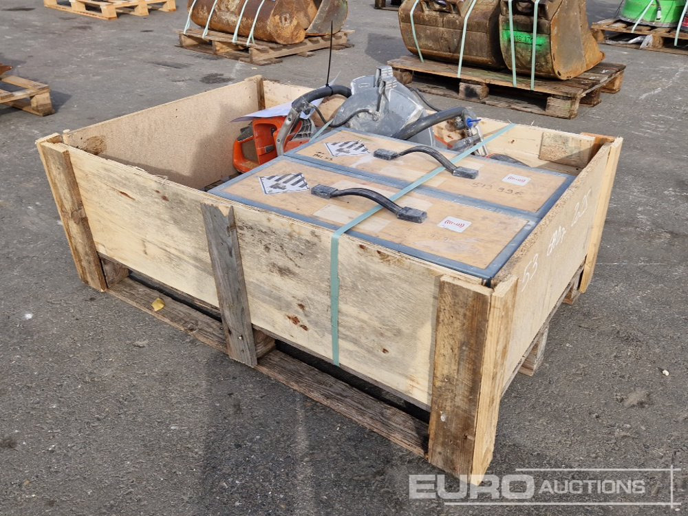 Pallet of Husqvarna Quickcut Saws, Battery Power Kit - آلة أسفلت: صور 2 Pallet of Husqvarna Quickcut Saws, Battery Power Kit - آلة أسفلت: صور 2