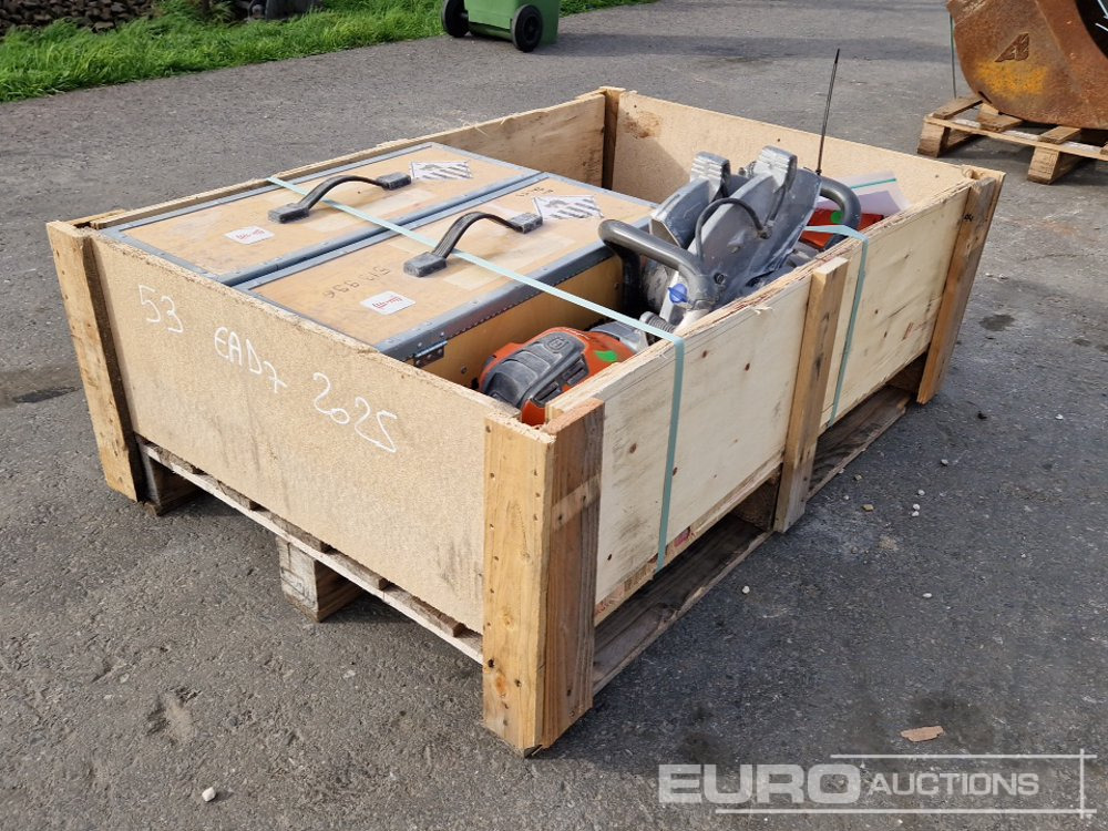 Pallet of Husqvarna Quickcut Saws, Battery Power Kit - آلة أسفلت: صور 3 Pallet of Husqvarna Quickcut Saws, Battery Power Kit - آلة أسفلت: صور 3
