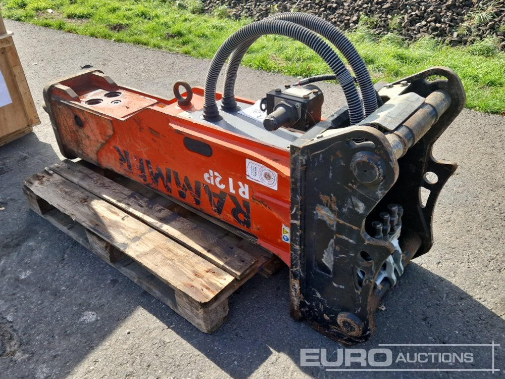 R12P Hydraulic Breaker to suit 60mm Pin - مطرقة هيدروليكية: صور 2 R12P Hydraulic Breaker to suit 60mm Pin - مطرقة هيدروليكية: صور 2