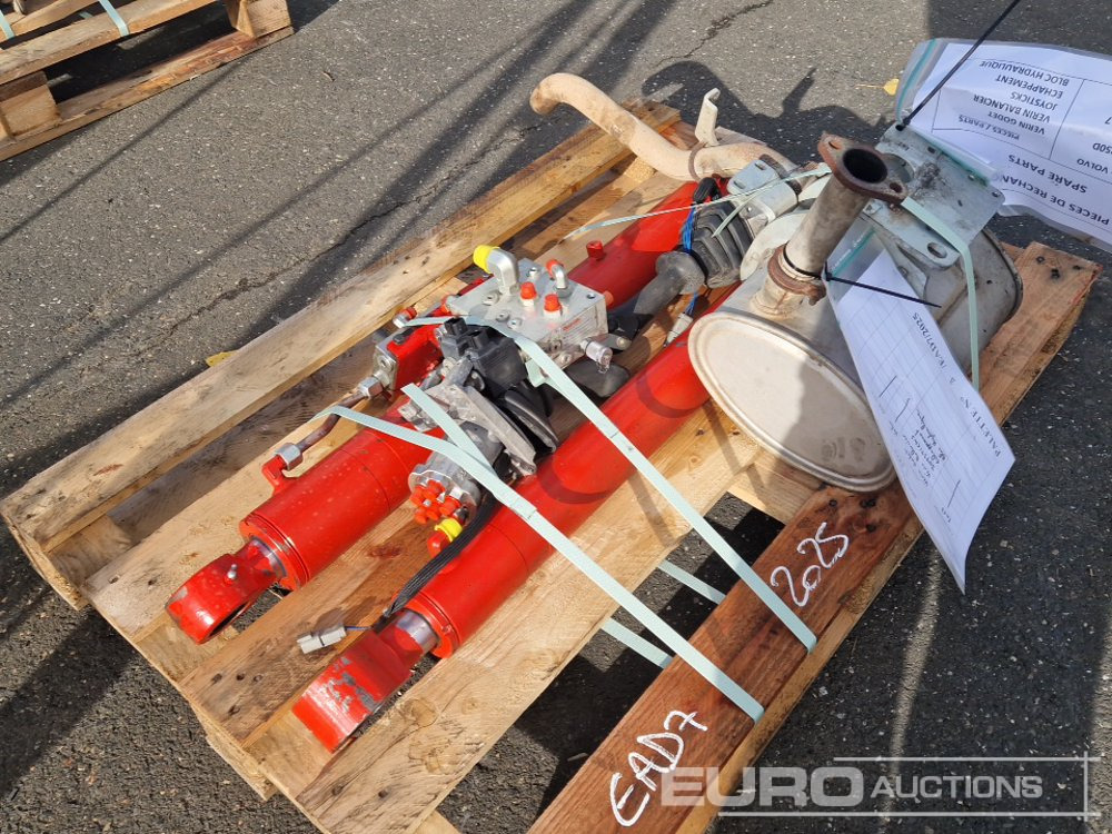 Spare Parts, Cylinder, Joysticks, Hydraulic Parts, Exhaust to suit Volvo ECR50D - قطع الغيار - حفارة: صور 2 Spare Parts, Cylinder, Joysticks, Hydraulic Parts, Exhaust to suit Volvo ECR50D - قطع الغيار - حفارة: صور 2